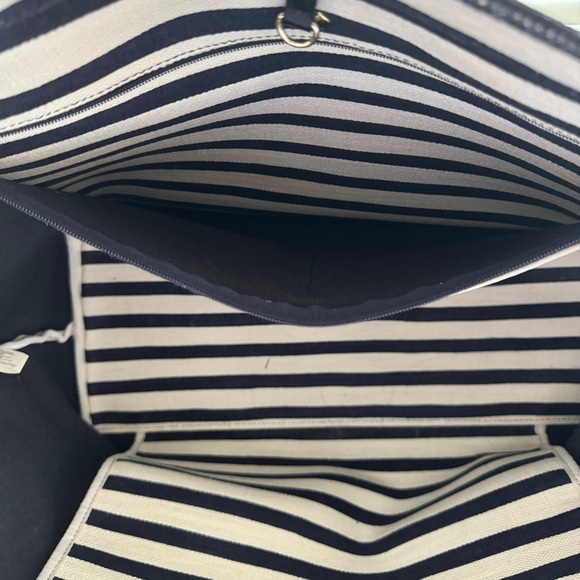Kate Spade Weekender Tote Bag - Picture 4 of 10